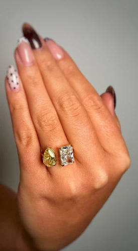 Moi Toi Yellow Lab Diamond Ring
