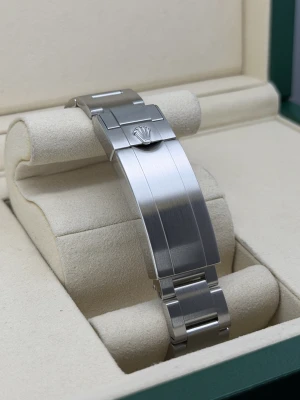 Rolex Submariner 116610LV 40mm ‘Hulk’ 2018