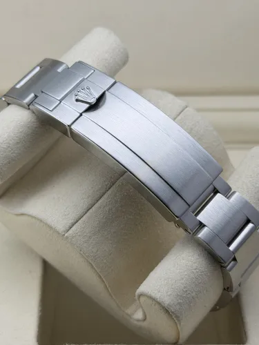 Rolex Submariner 116610LV 40mm ‘Hulk’ 2018
