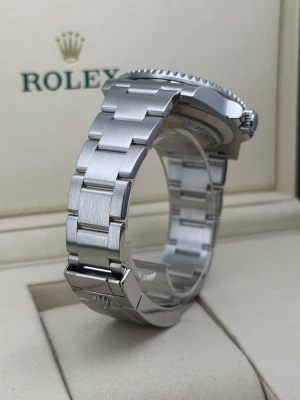 Rolex Submariner 116610LV 40mm ‘Hulk’ 2018